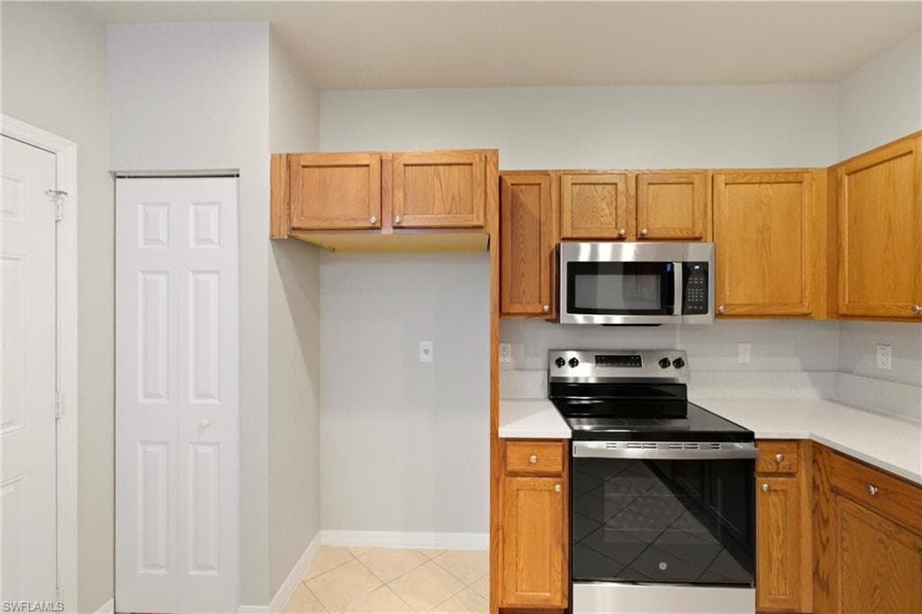 9642 Roundstone CIR, FORT MYERS FL 33967-10