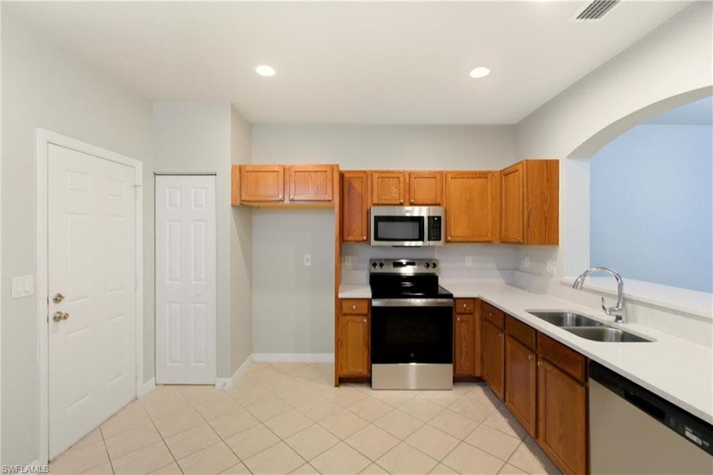 9642 Roundstone CIR, FORT MYERS FL 33967-7