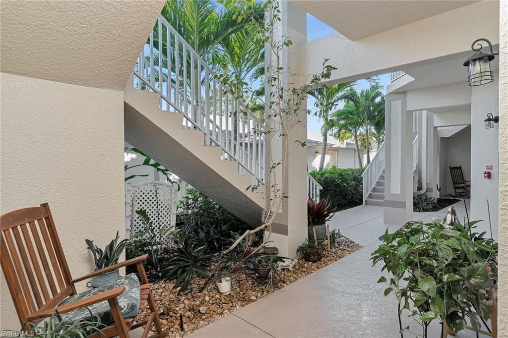 350 Newport DR # 1906, NAPLES FL 34114-3
