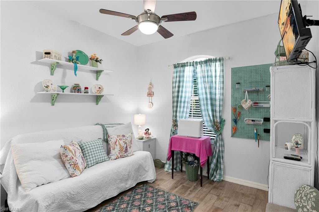 350 Newport DR # 1906, NAPLES FL 34114-20