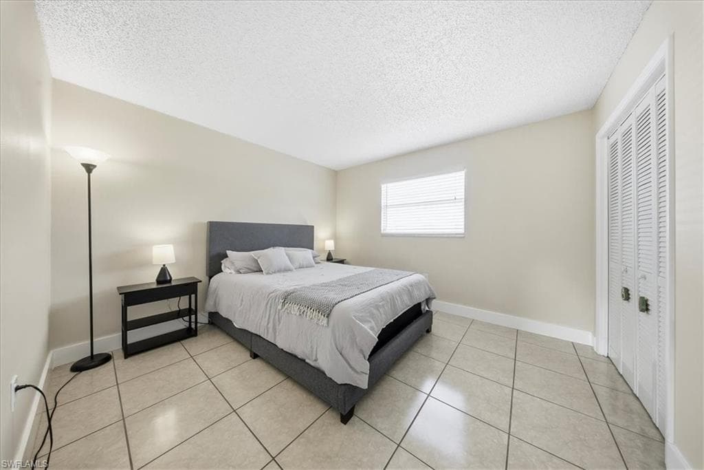 3325 Airport RD # U4, NAPLES FL 34105-6