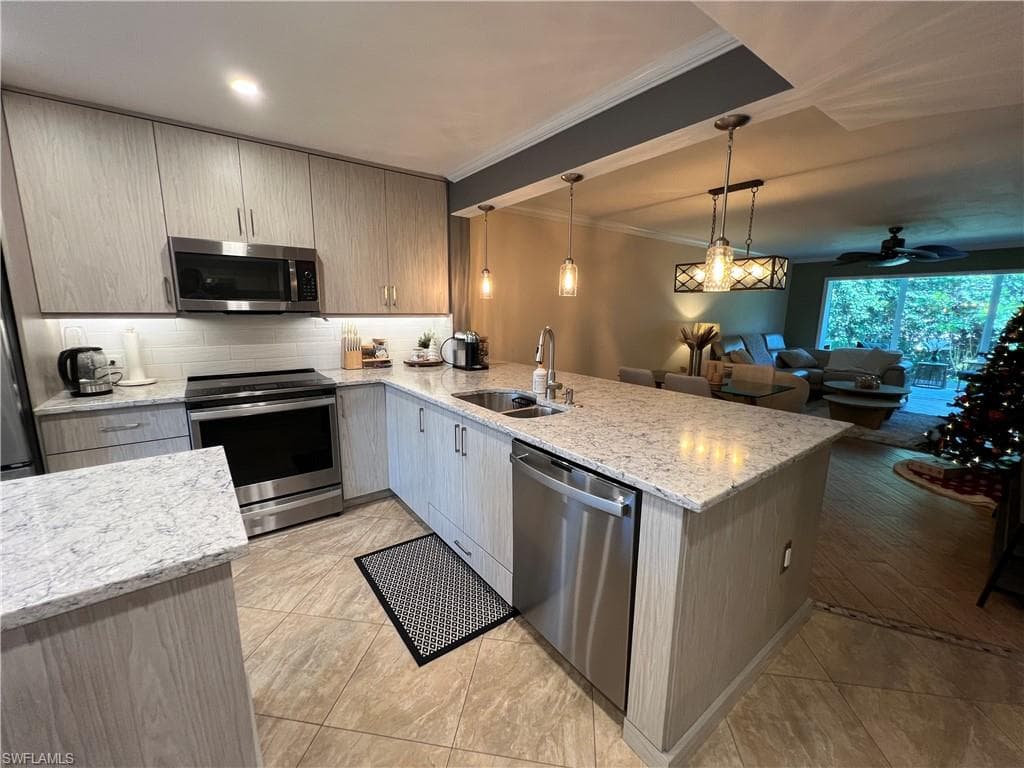 3051 Sandpiper Bay CIR # I102, NAPLES FL 34112-5