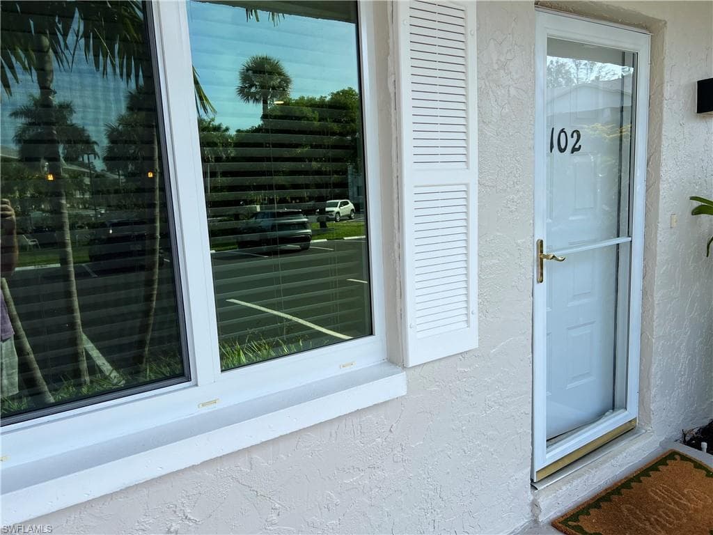3051 Sandpiper Bay CIR # I102, NAPLES FL 34112-3