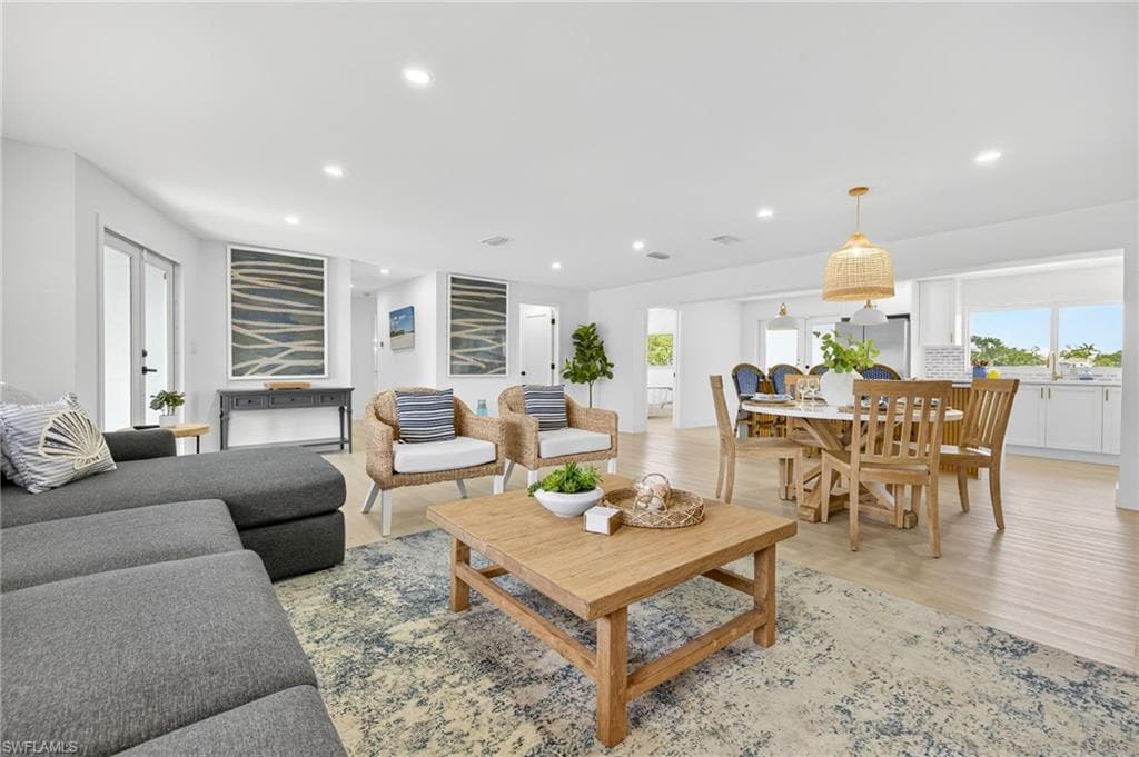 1377 Sand Castle RD, SANIBEL FL 33957-1