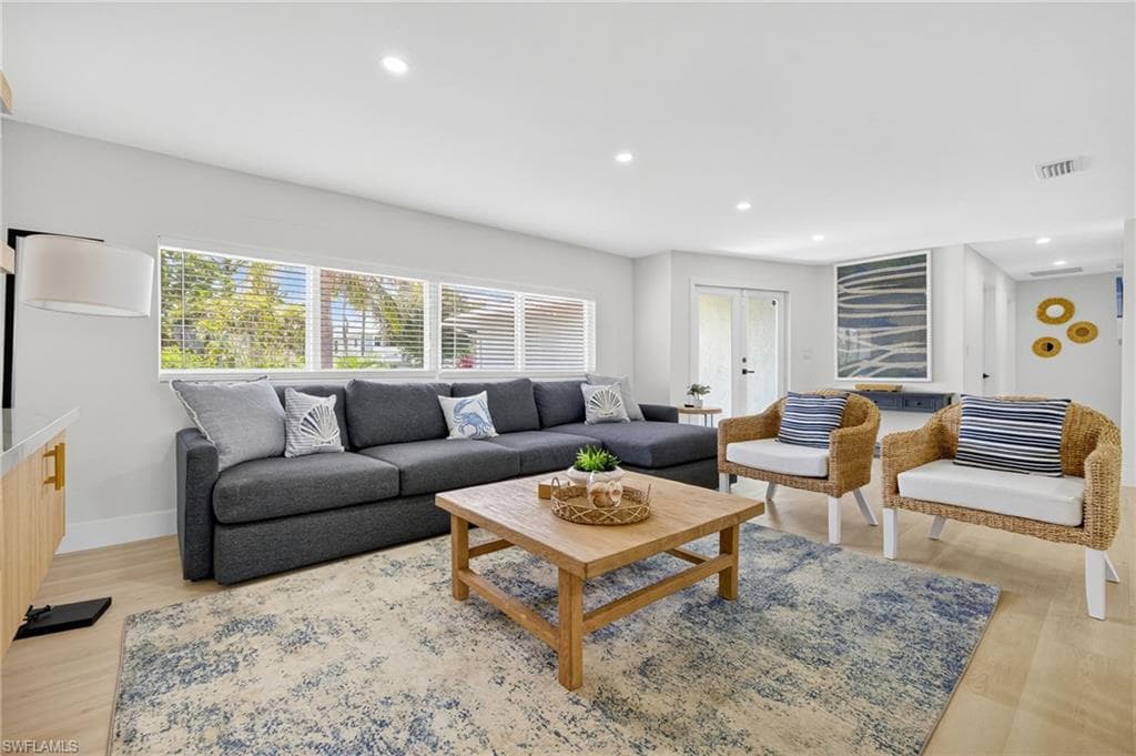 1377 Sand Castle RD, SANIBEL FL 33957-8