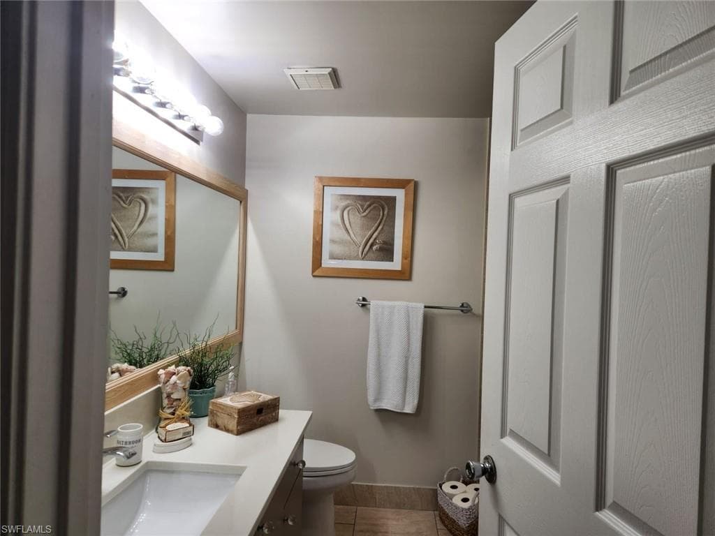 1200 Reserve WAY # 201, NAPLES FL 34105-5