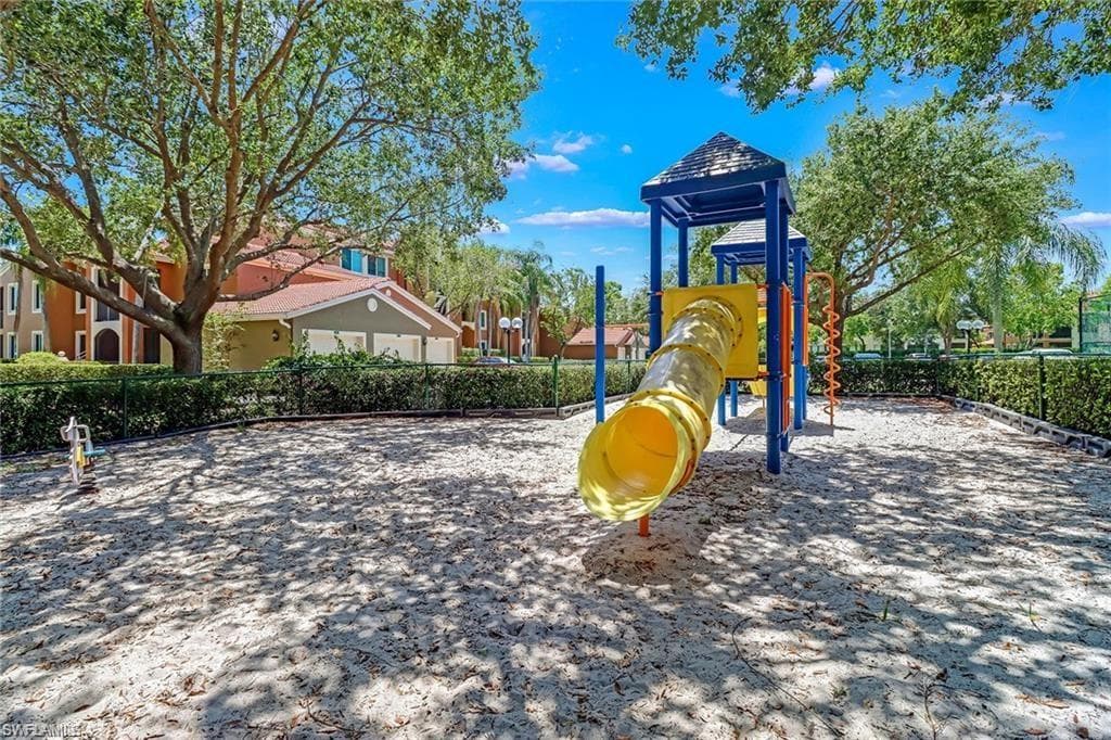 1200 Reserve WAY # 201, NAPLES FL 34105-19