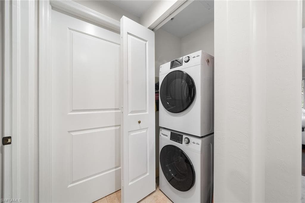 1015 Sandpiper ST D105-16