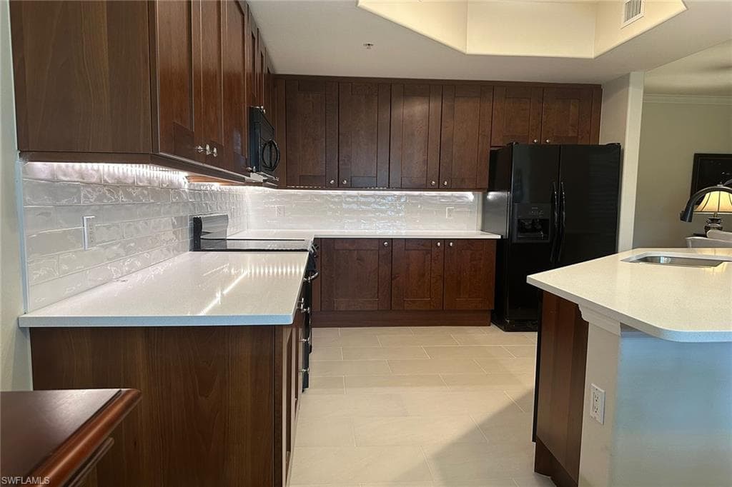1015 Sandpiper ST D105-8