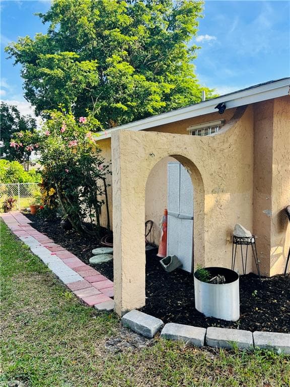 6986 Scarboro DR, FORT MYERS FL 33919-6