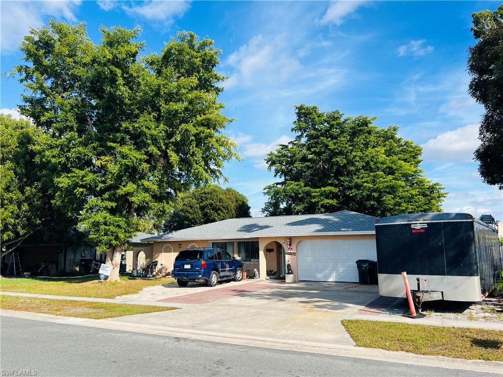 6986 Scarboro DR, FORT MYERS FL 33919-35