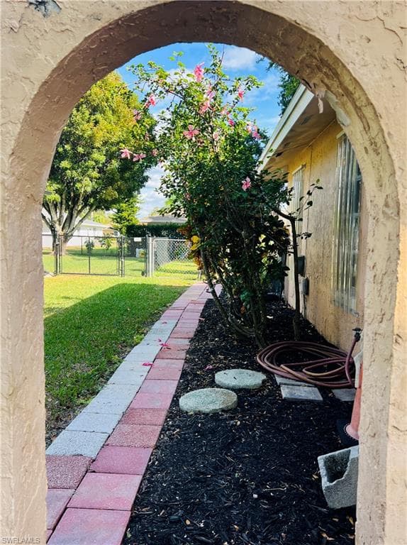 6986 Scarboro DR, FORT MYERS FL 33919-7