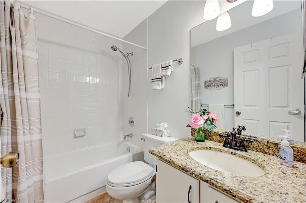 784 Landover CIR # 203, NAPLES FL 34104-9