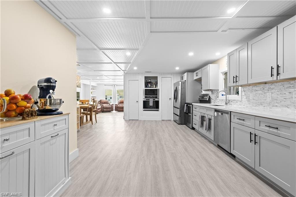 23 Derhenson DR, NAPLES FL 34114-5