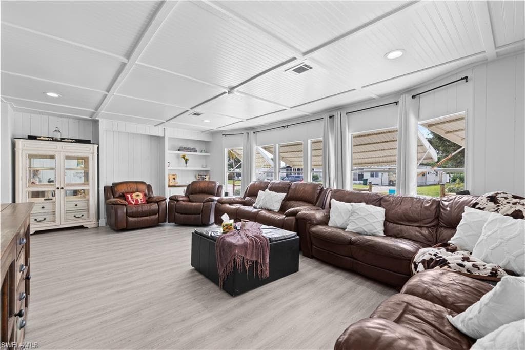 23 Derhenson DR, NAPLES FL 34114-2