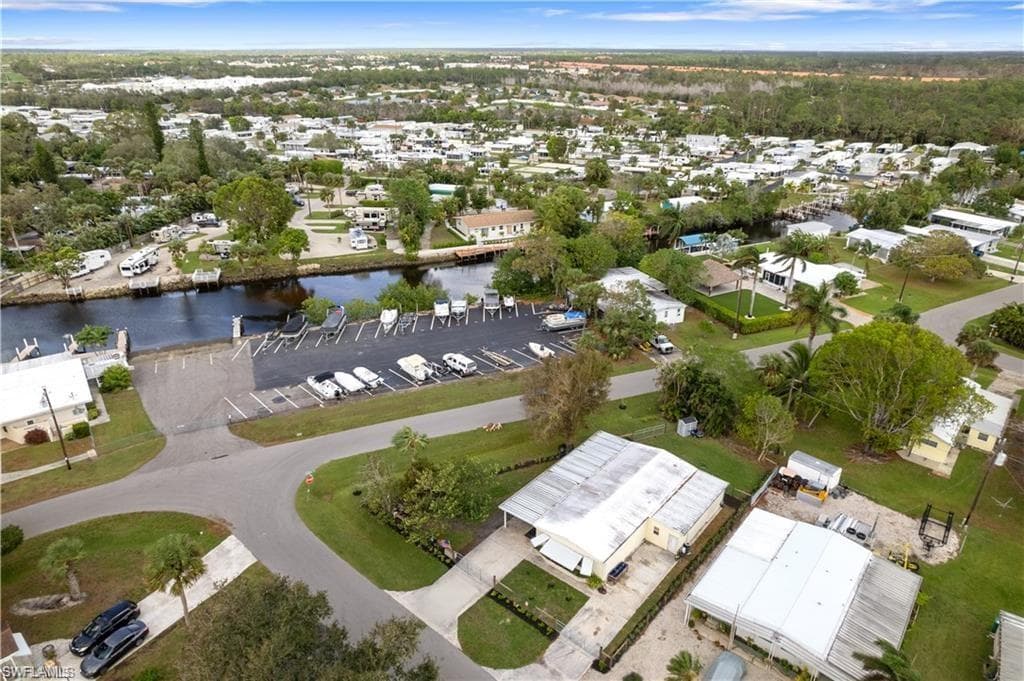 23 Derhenson DR, NAPLES FL 34114-4