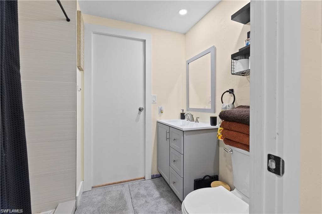 23 Derhenson DR, NAPLES FL 34114-9