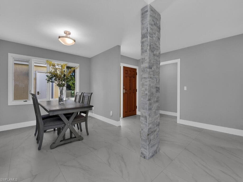 15573 Lockmaben AVE, FORT MYERS FL 33912-5