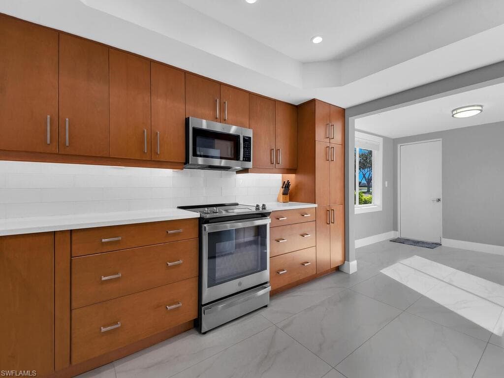 15573 Lockmaben AVE, FORT MYERS FL 33912-11