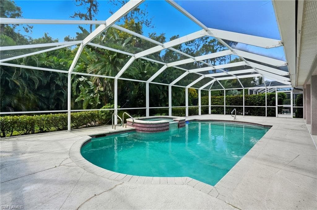 2268 Piccadilly CT, NAPLES FL 34112-5