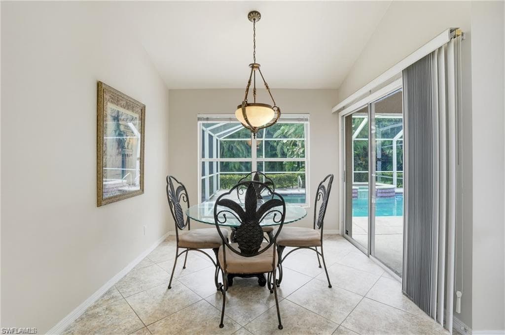 2268 Piccadilly CT, NAPLES FL 34112-25