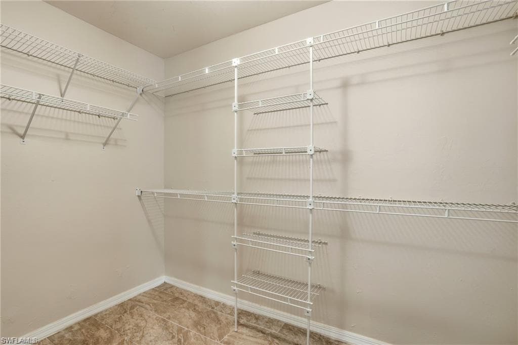 2268 Piccadilly CT, NAPLES FL 34112-10