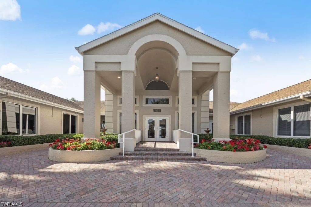 2268 Piccadilly CT, NAPLES FL 34112-30