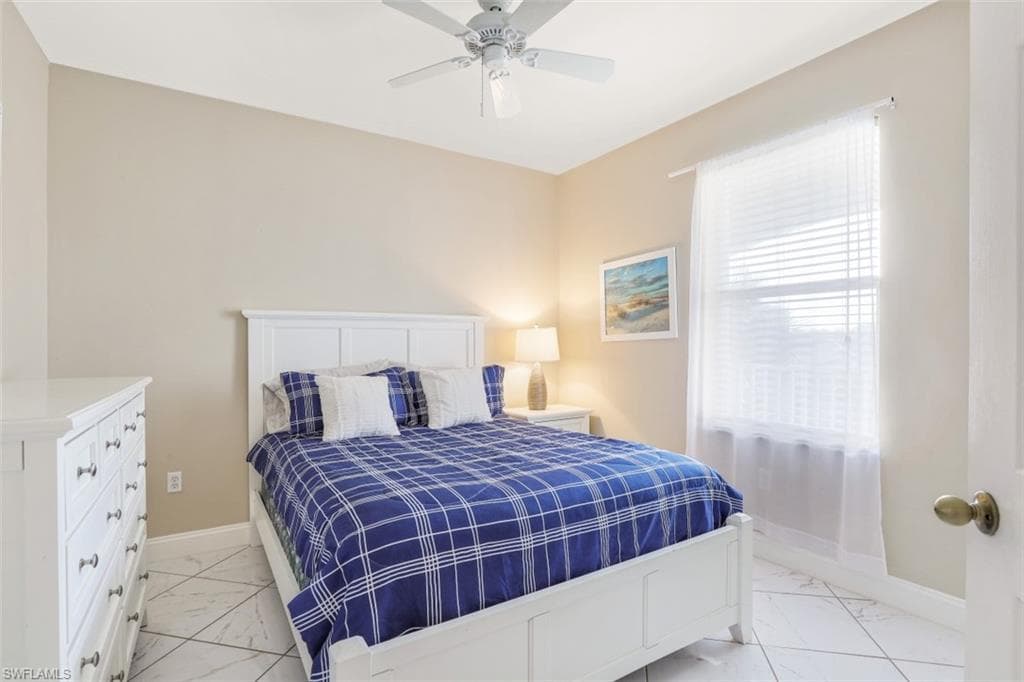 519 Roma CT # 305, NAPLES FL 34110-11