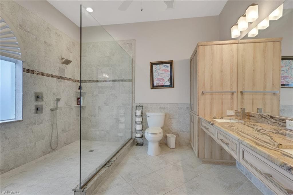 9519 Mariners Cove LN S, FORT MYERS FL 33919-25