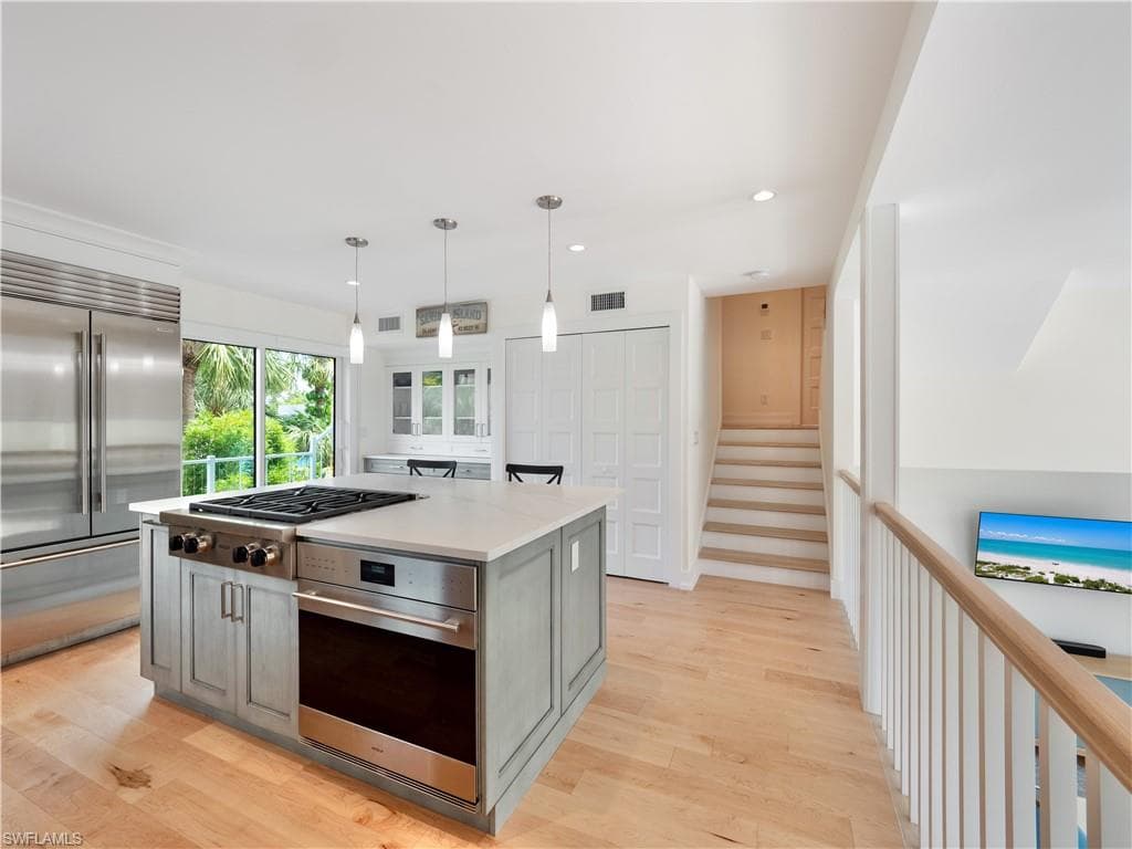 2480 Library WAY, SANIBEL FL 33957-16