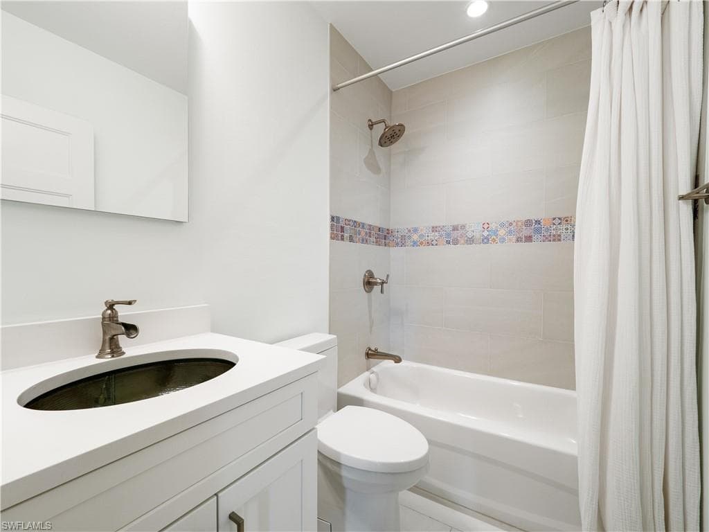 2480 Library WAY, SANIBEL FL 33957-25