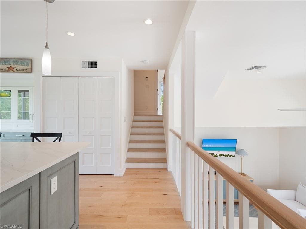 2480 Library WAY, SANIBEL FL 33957-21