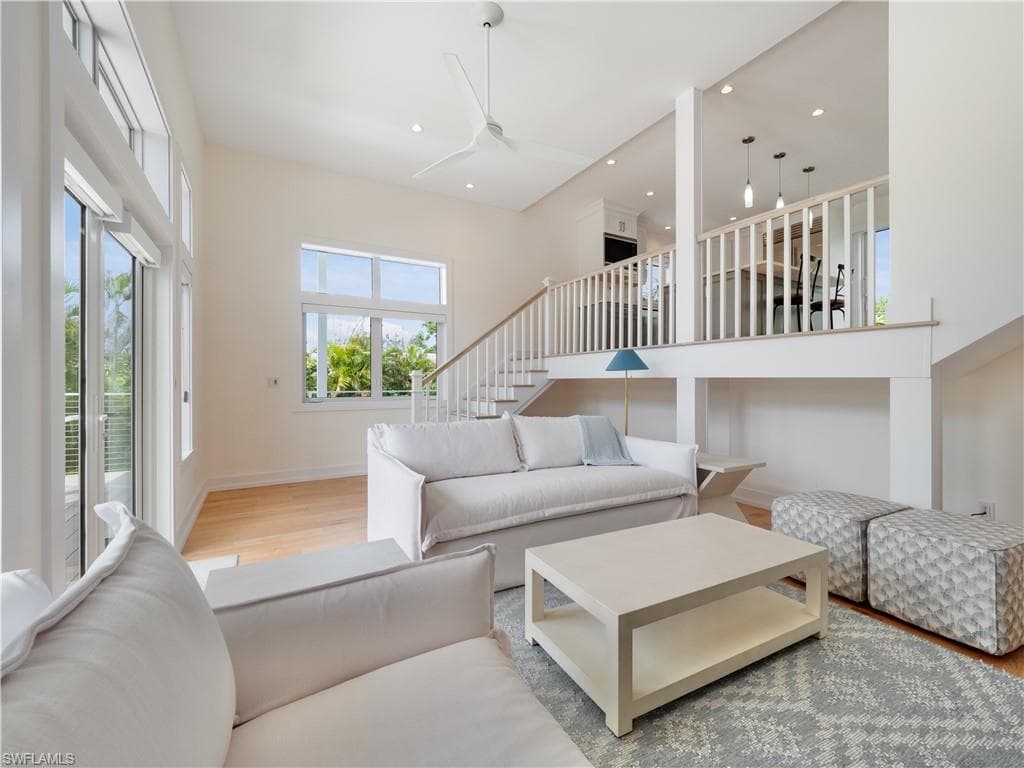2480 Library WAY, SANIBEL FL 33957-2