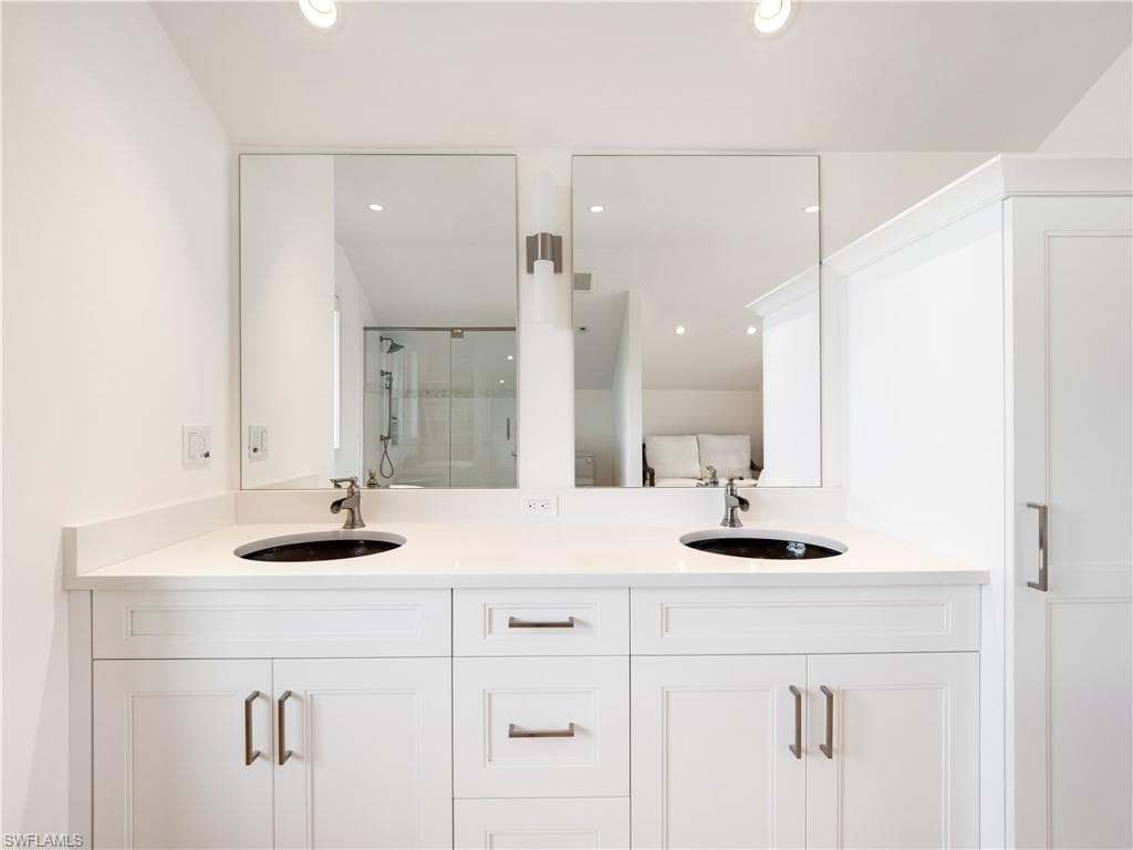 2480 Library WAY, SANIBEL FL 33957-31