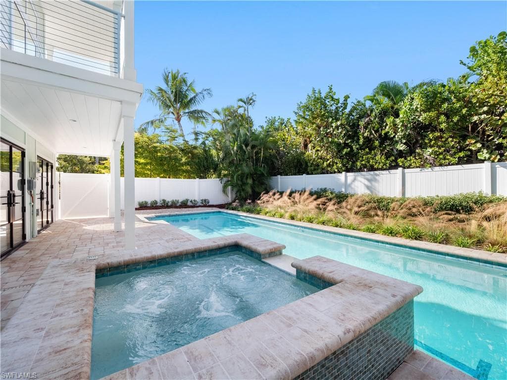 2480 Library WAY, SANIBEL FL 33957-40