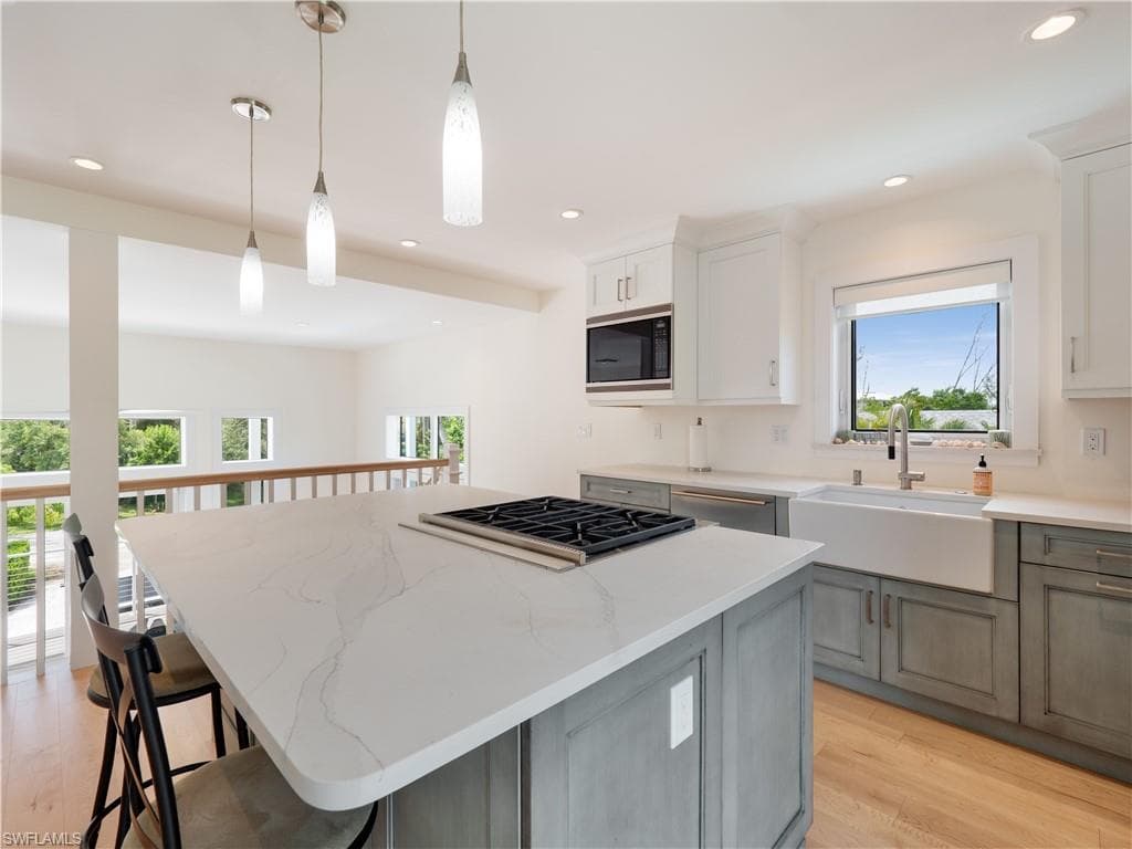 2480 Library WAY, SANIBEL FL 33957-18