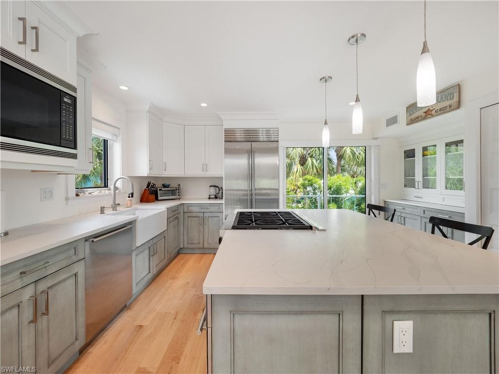 2480 Library WAY, SANIBEL FL 33957-3