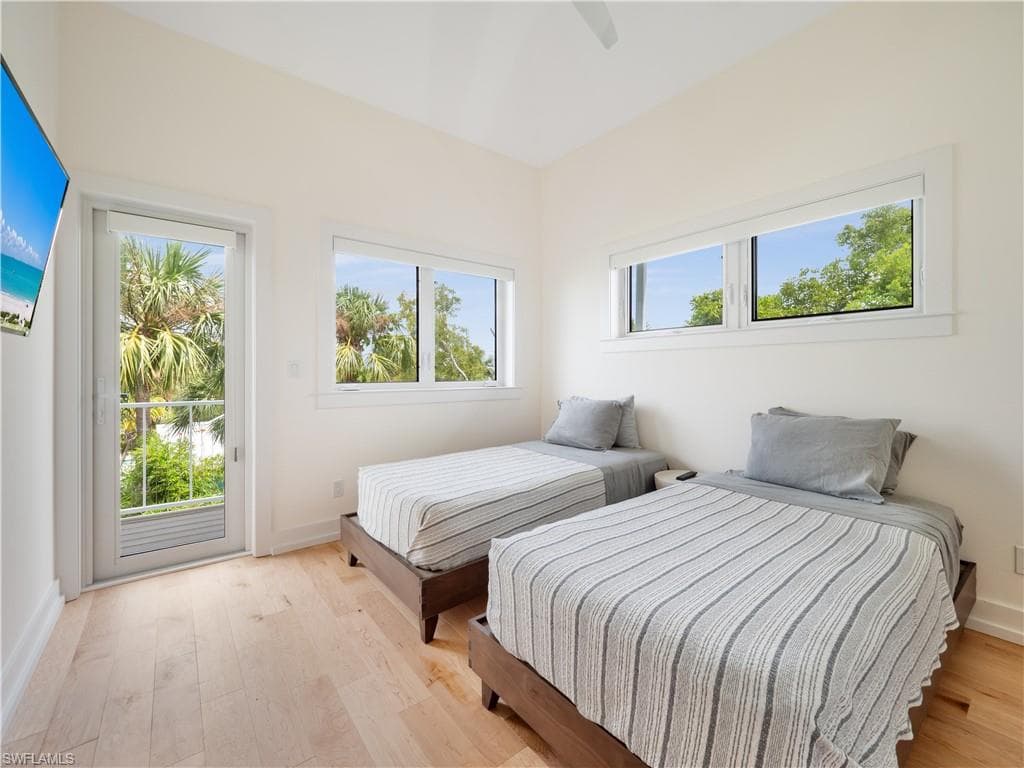 2480 Library WAY, SANIBEL FL 33957-24