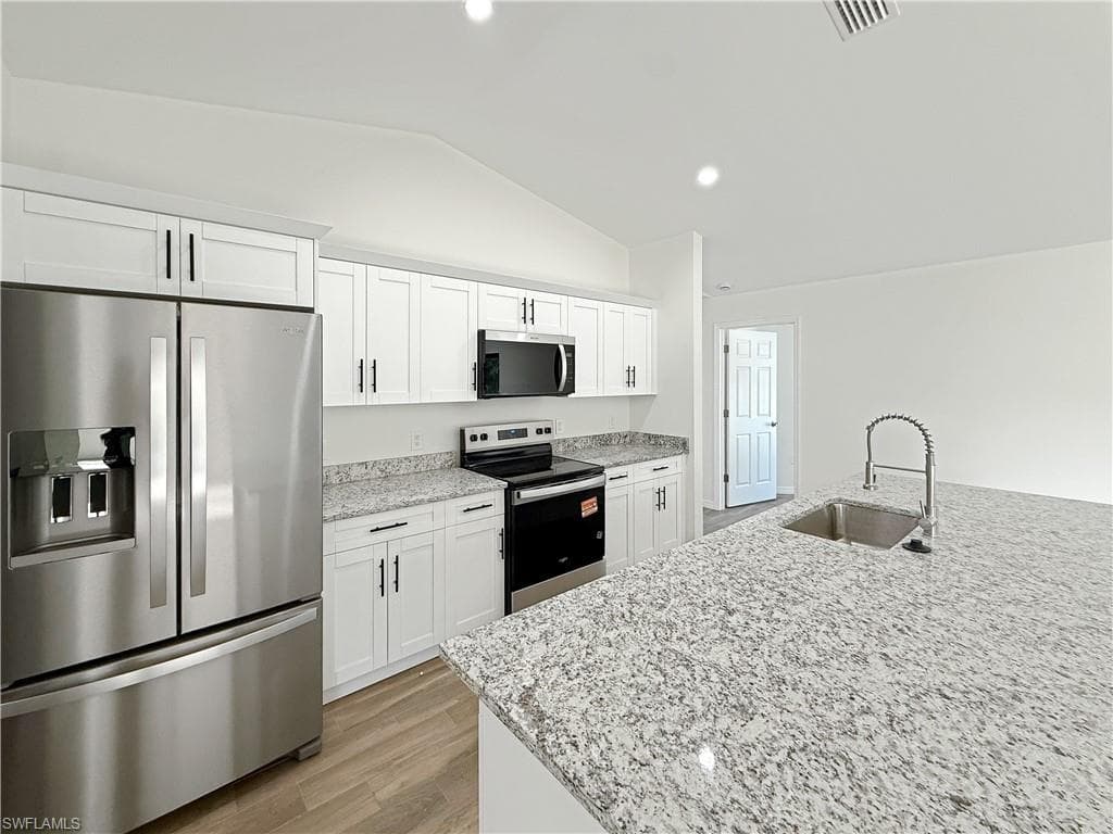 8157 Albatross RD, FORT MYERS FL 33967-8