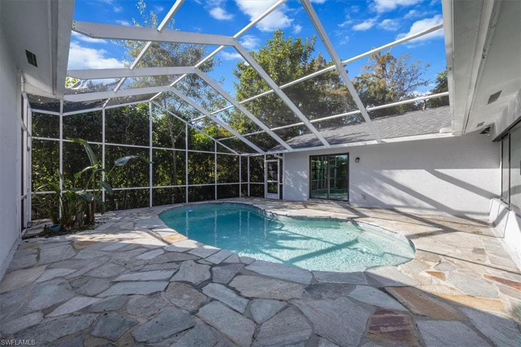 6161 Waxmyrtle WAY, NAPLES FL 34109-23