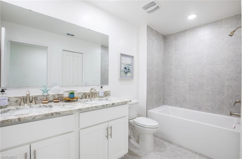 10538 Fountain Palm CIR, BOKEELIA FL 33922-10