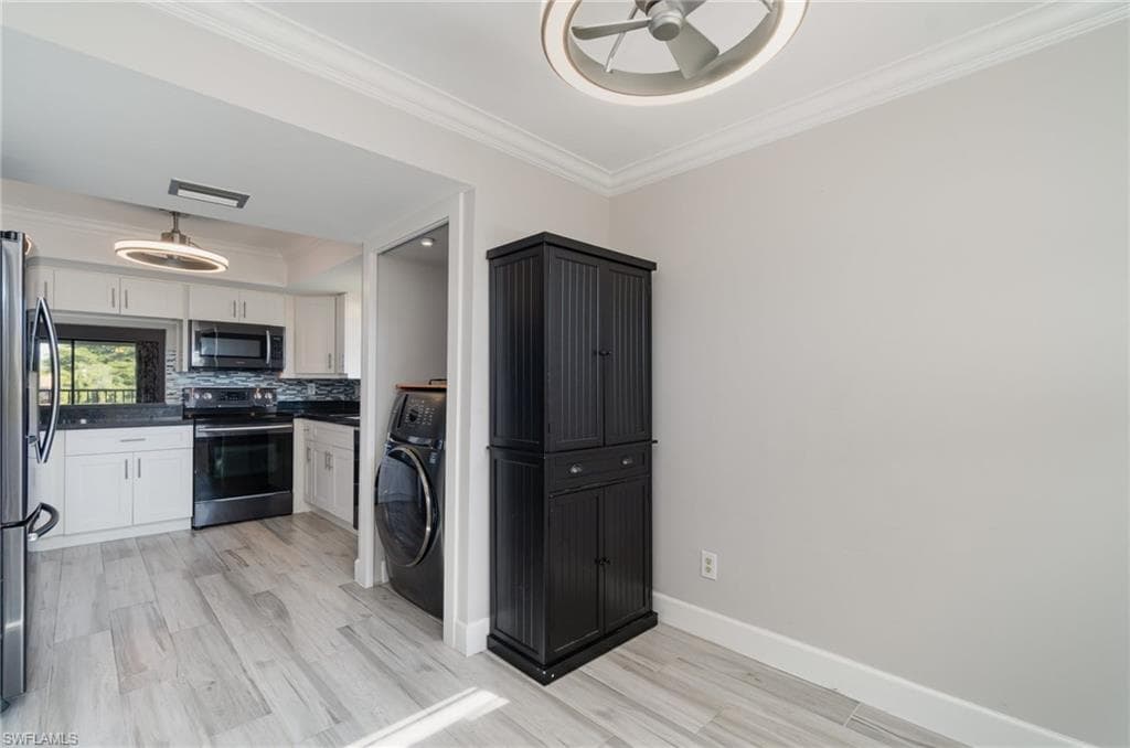 4321 Country Club BLVD # 207, CAPE CORAL FL 33904-11