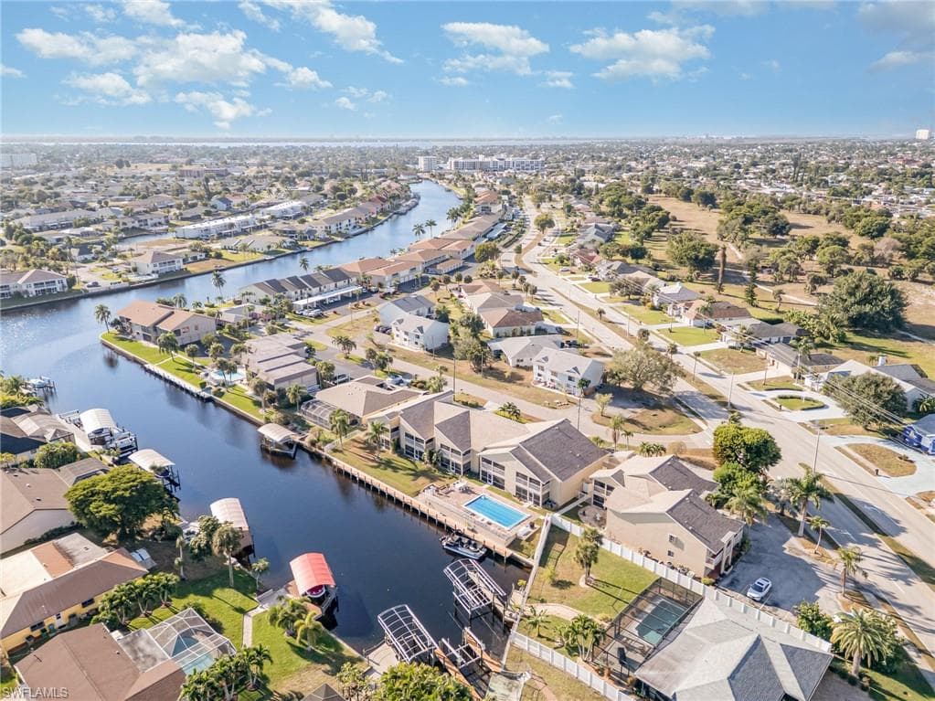 4321 Country Club BLVD # 207, CAPE CORAL FL 33904-35