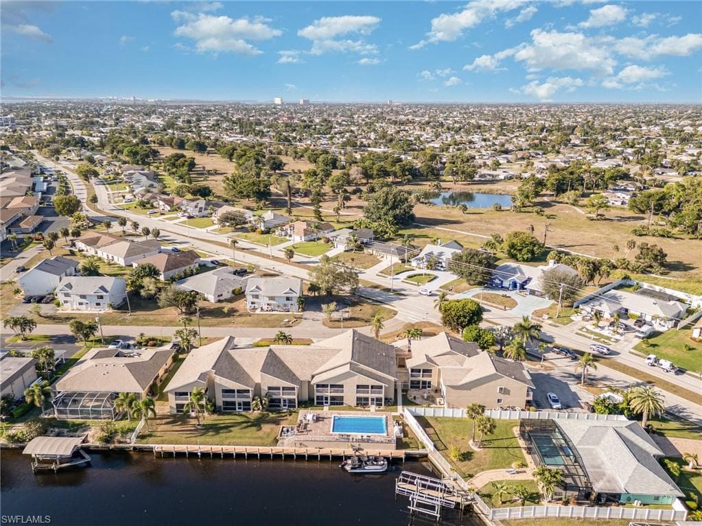 4321 Country Club BLVD # 207, CAPE CORAL FL 33904-31