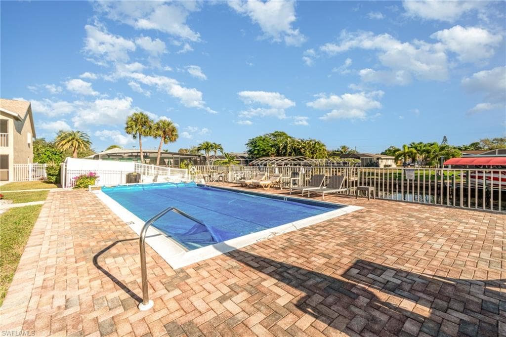 4321 Country Club BLVD # 207, CAPE CORAL FL 33904-33
