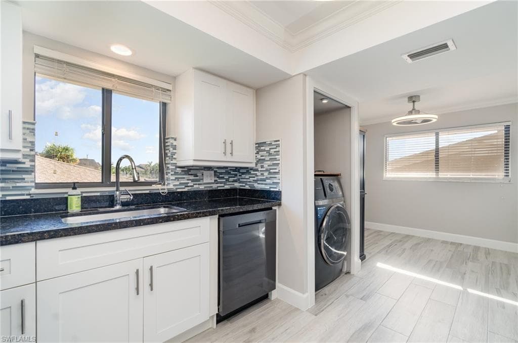 4321 Country Club BLVD # 207, CAPE CORAL FL 33904-13