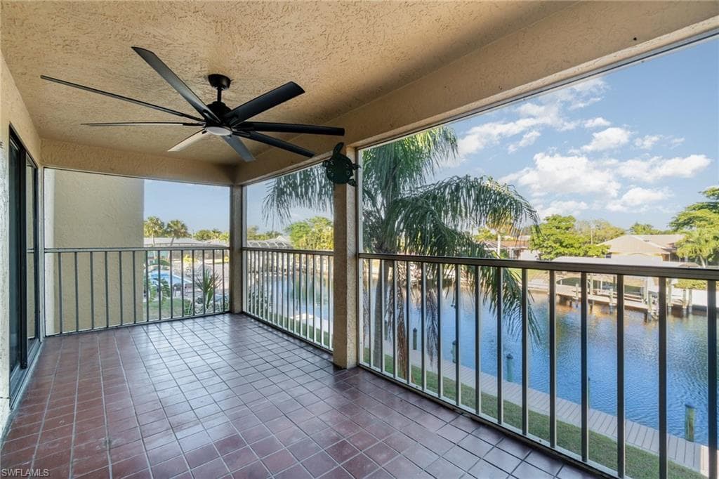 4321 Country Club BLVD # 207, CAPE CORAL FL 33904-18