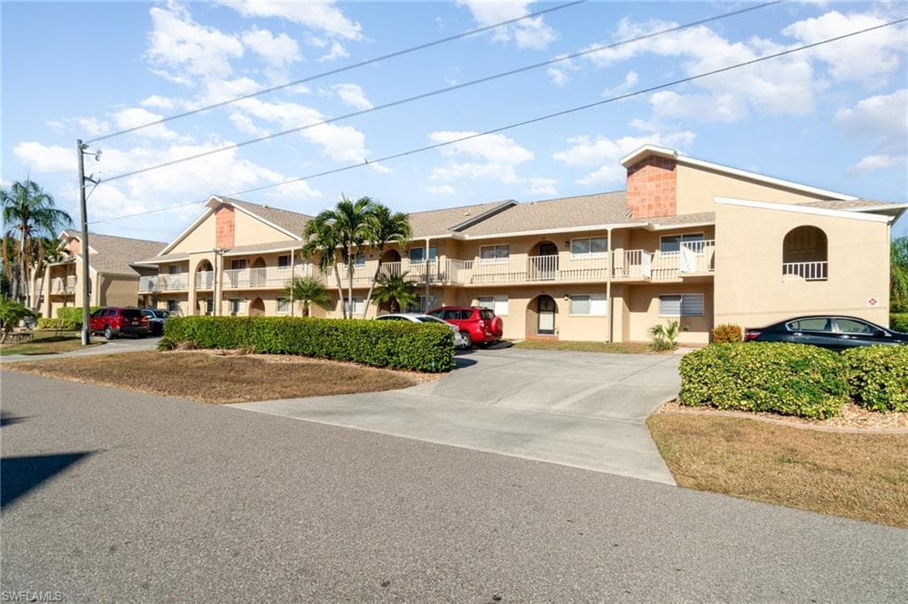 4321 Country Club BLVD # 207, CAPE CORAL FL 33904-30