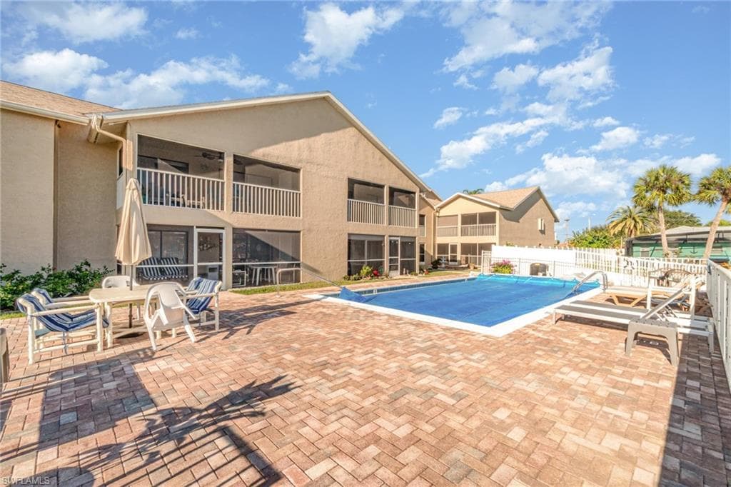 4321 Country Club BLVD # 207, CAPE CORAL FL 33904-3