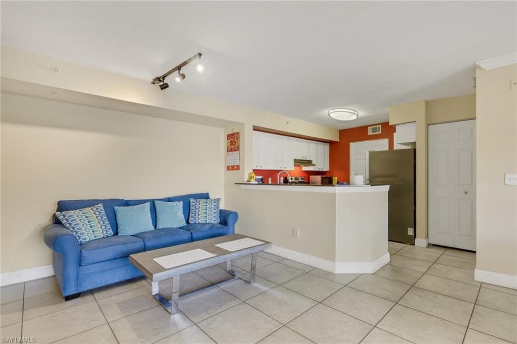 8285 Ibis Club DR # 809, NAPLES FL 34104-10